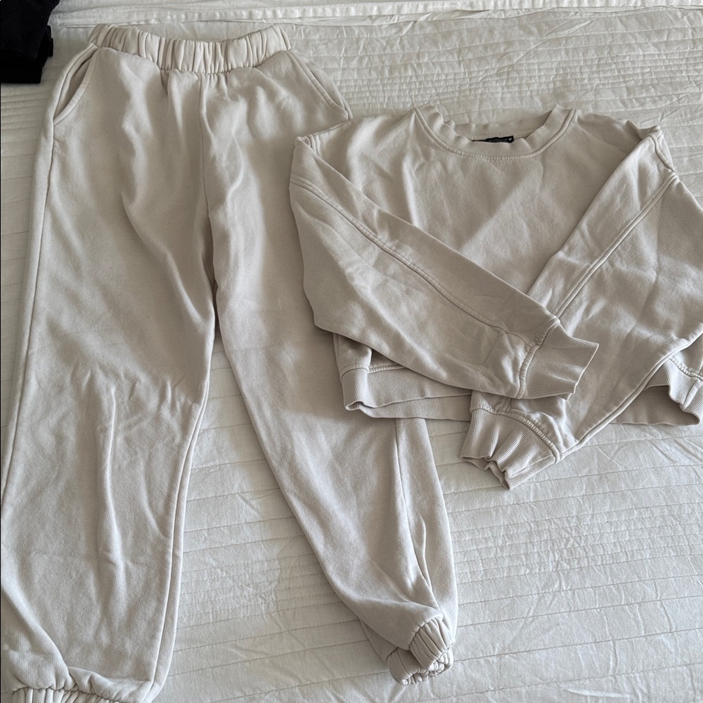 Zara Beige Sweatshirt and Joggers Set